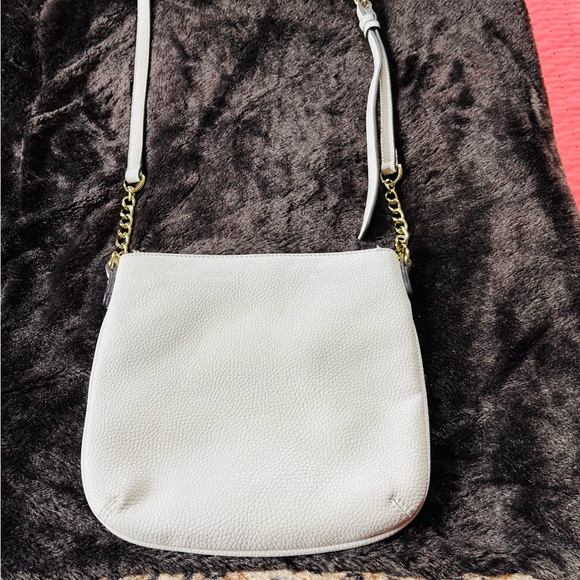 Anne Klein "Like New" Pebble Grain Leather Crossbody Bag in Cream Color - Picture 2 of 13